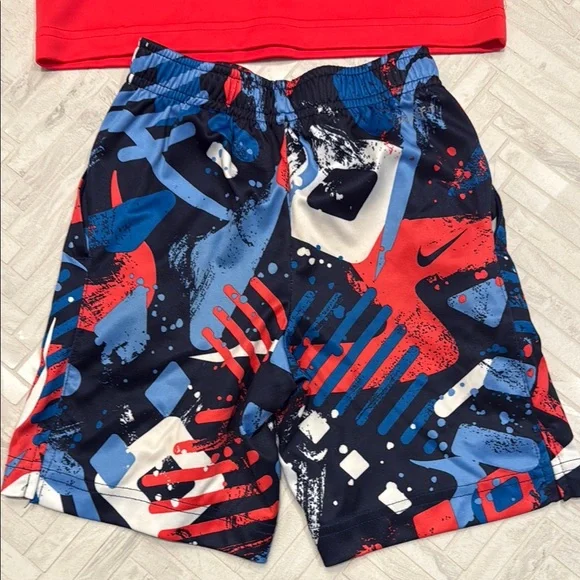 Nike Red T-Shirt and Graphic Shorts Set , kids 6